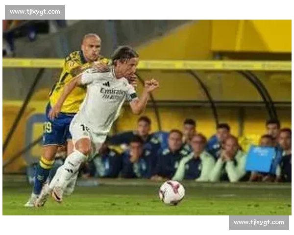 莫伦特斯怒批维尼修斯:皇马容不下无礼的天赋 莫伦特斯怒批维尼修斯:皇马容不下无礼的天赋